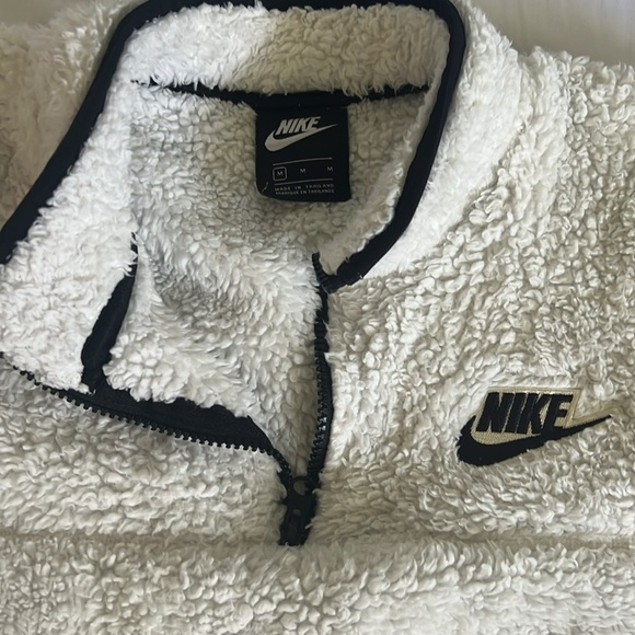 Used quarter zipped fleece cropped sweater - Picture 3 of 3